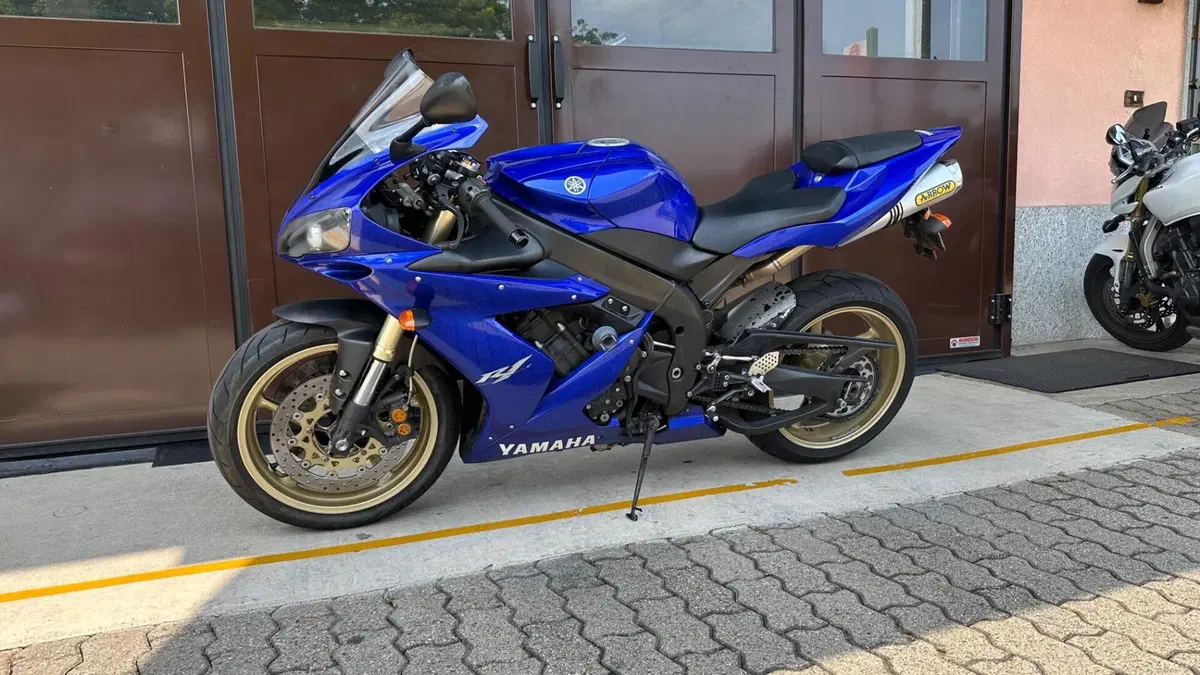 Yamaha YZF R1 (2004 - 05) (8)