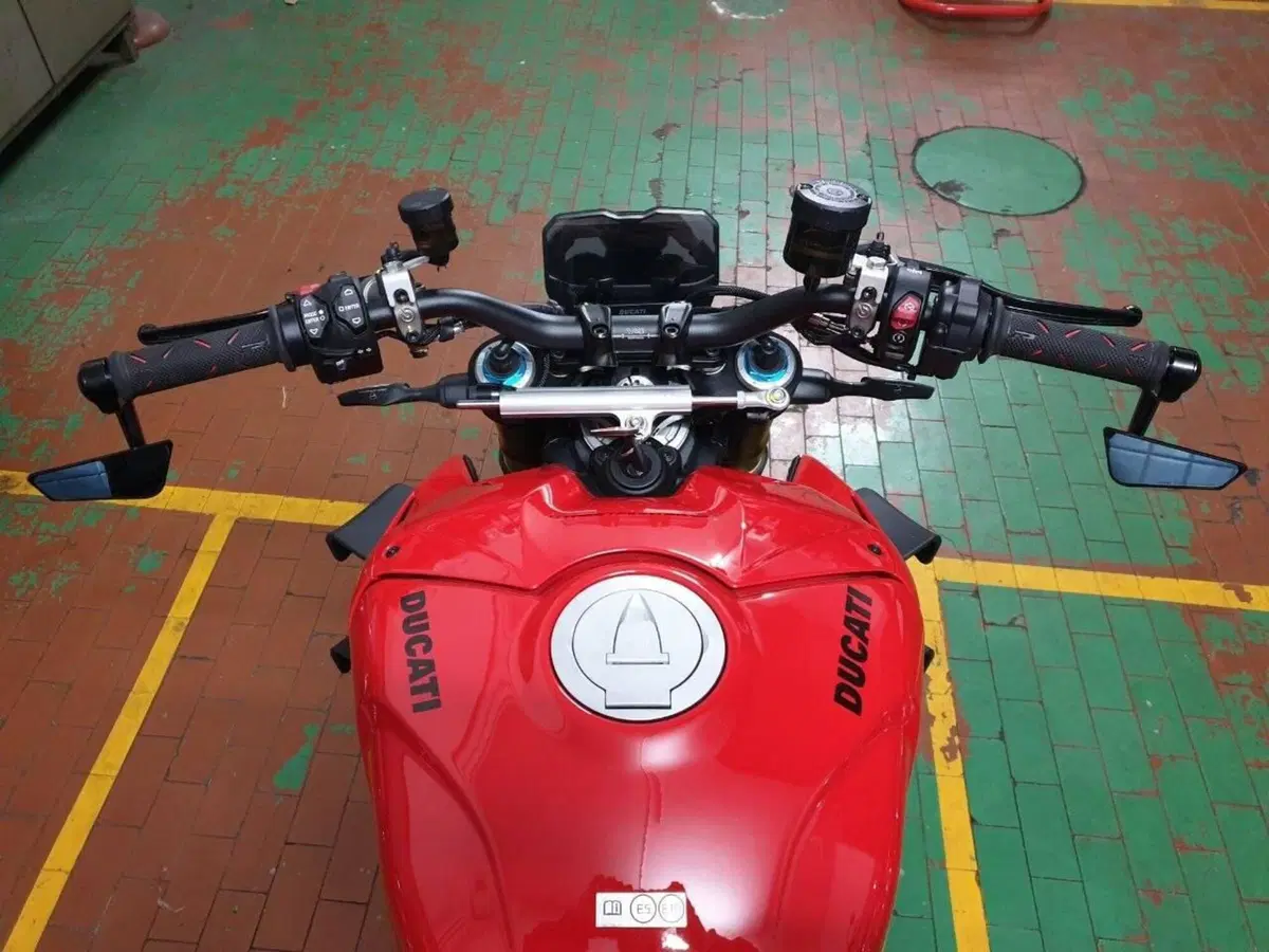 Ducati Streetfighter V4 S (2023 - 24) (4)