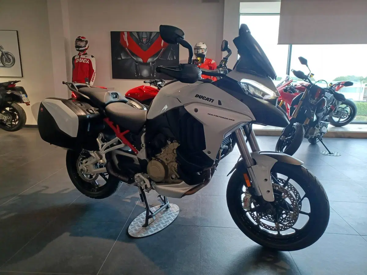Ducati Multistrada V4 S (2021 - 24) (2)