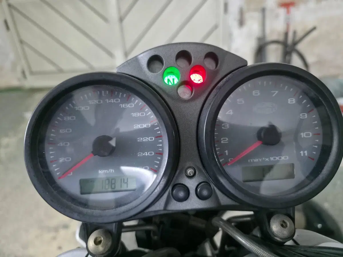 Ducati Monster 620 Dark SD (2003 - 05) (3)