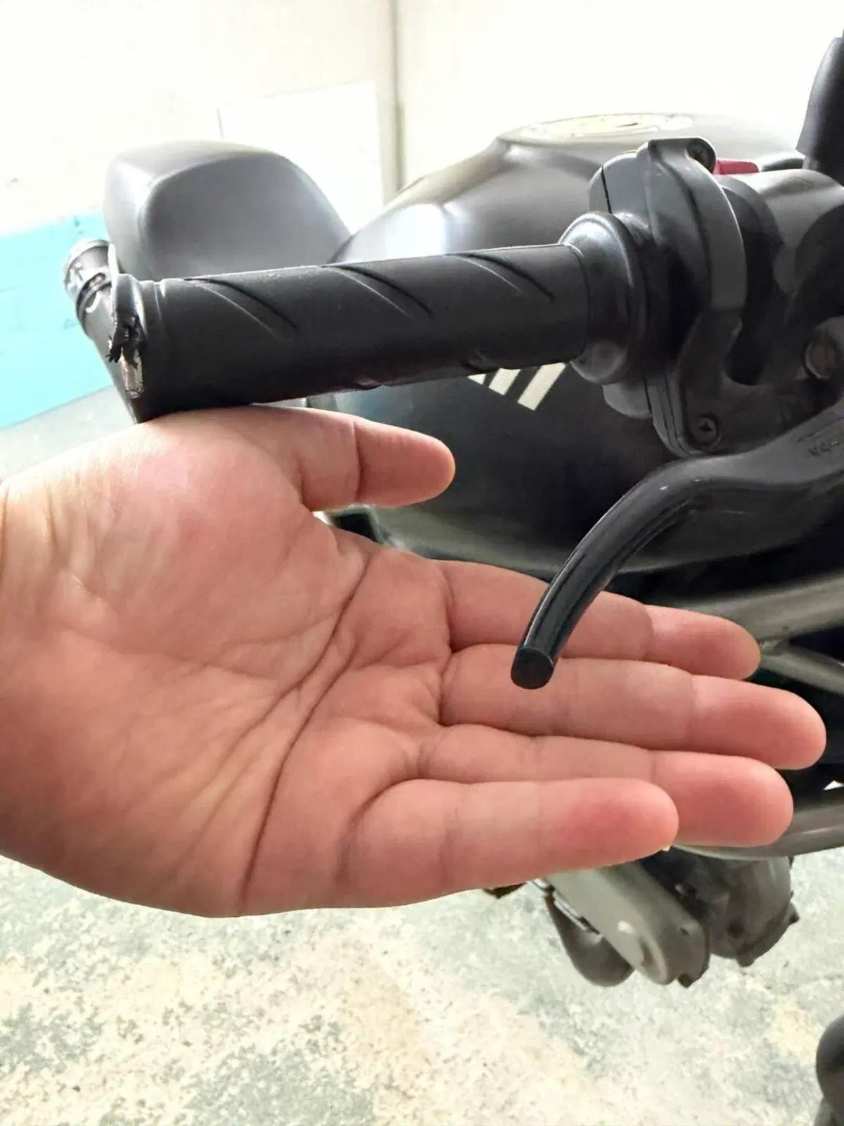 Ducati Monster 620 Dark SD (2003 - 05) (4)