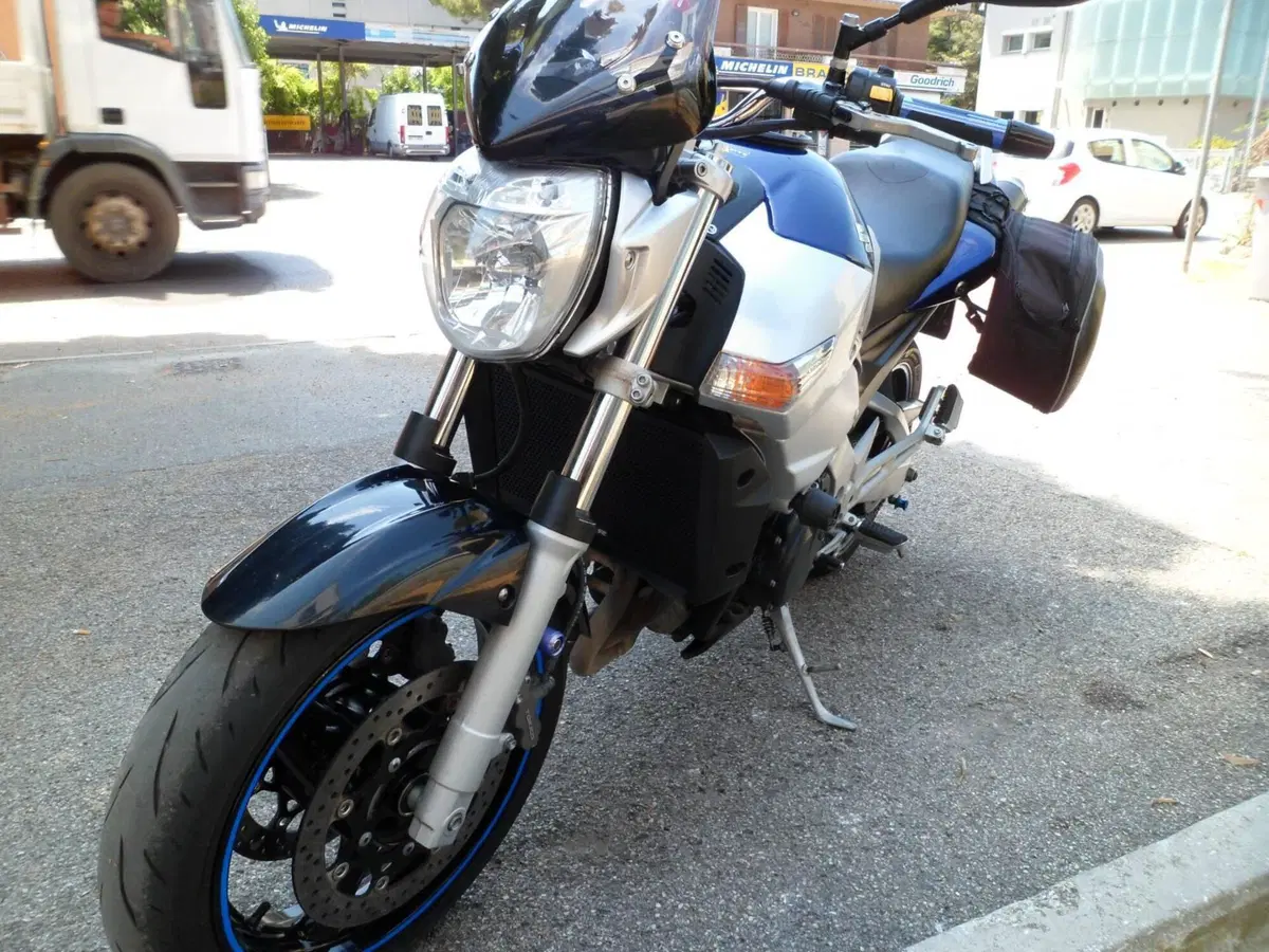 Suzuki GSR 600 (2006 - 11) (3)