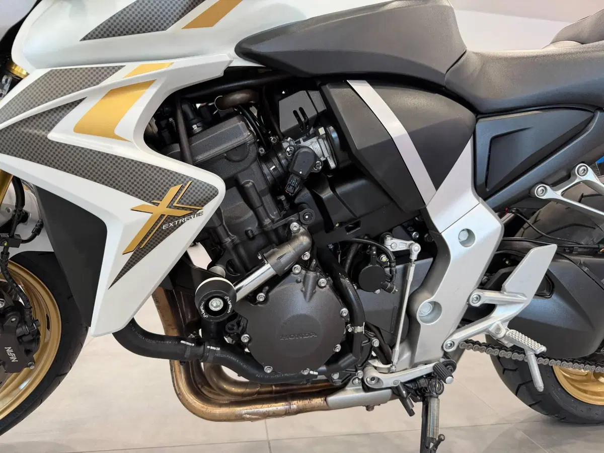 Honda CB 1000 R ABS (2011 - 17) (13)
