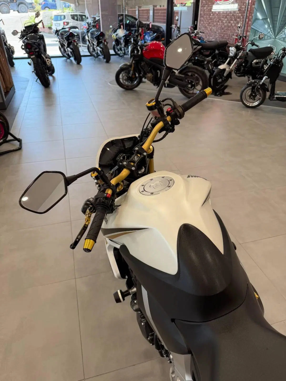 Honda CB 1000 R ABS (2011 - 17) (9)