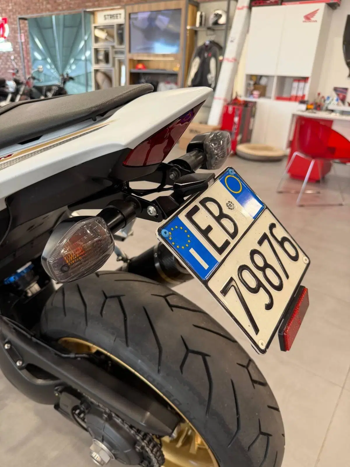 Honda CB 1000 R ABS (2011 - 17) (15)