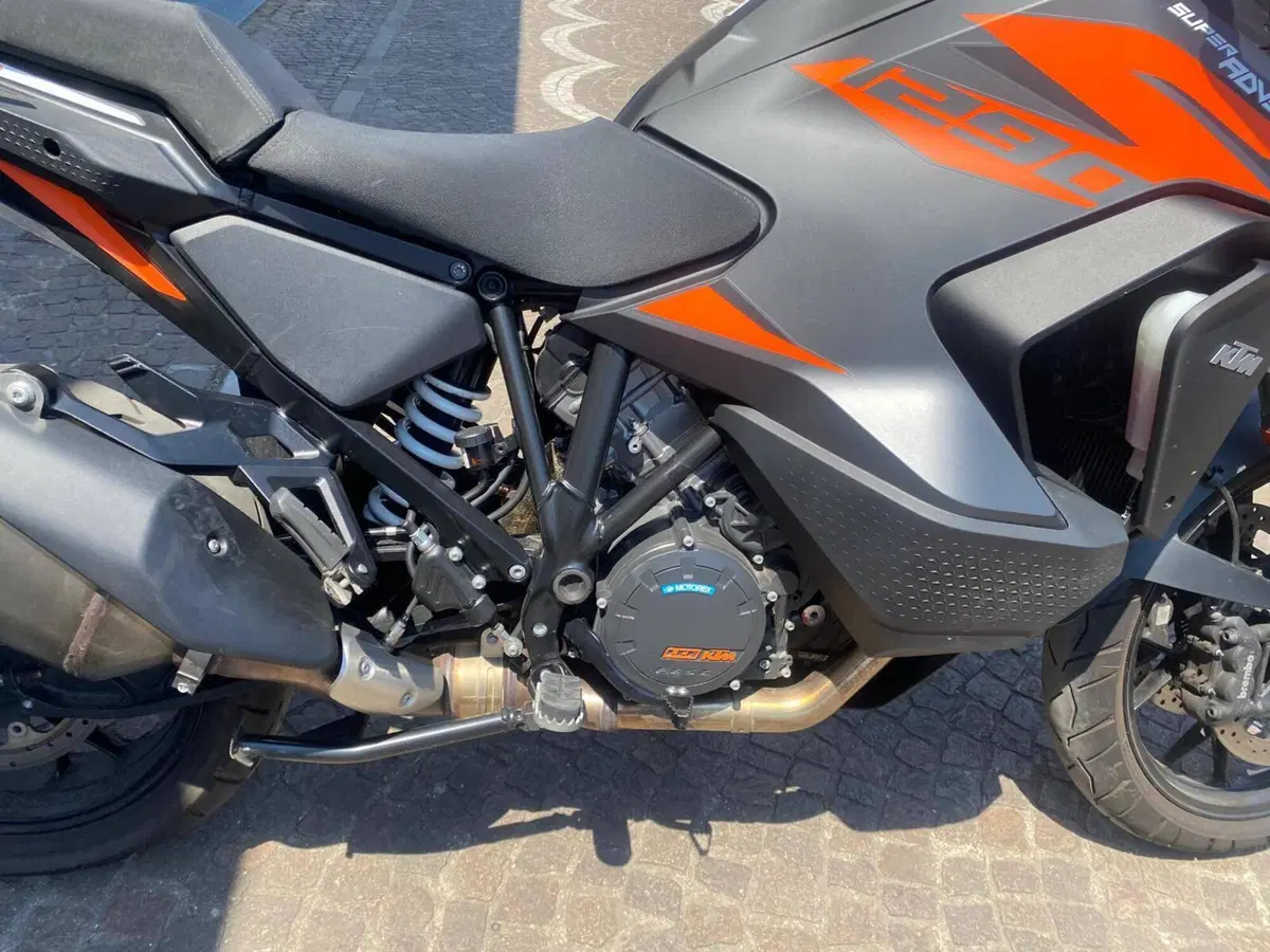 KTM 1290 Super Adventure S (2021) (8)