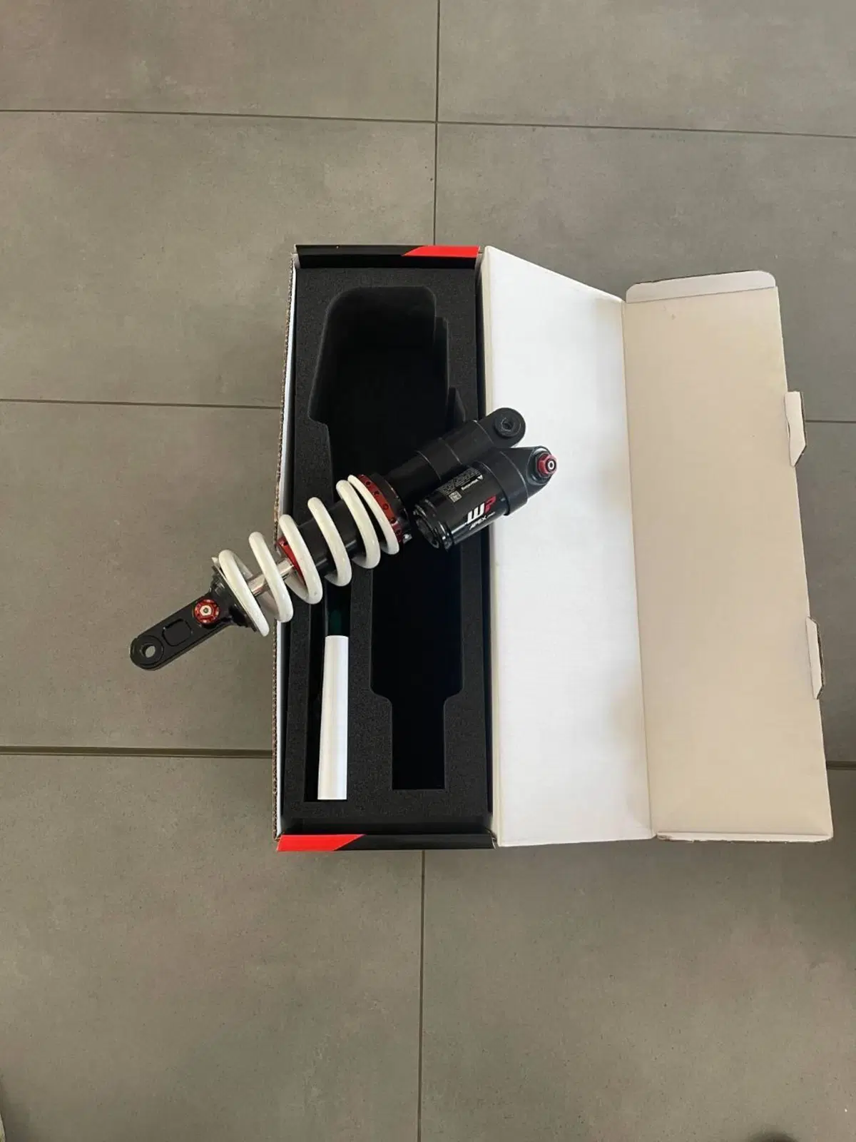 APEX PRO 6746 SHOCK ABSORBER Wp Suspension