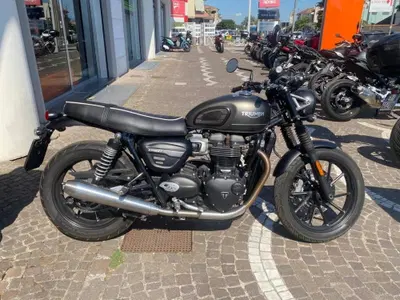 Triumph Street Twin 900 (2021 - 22) usata