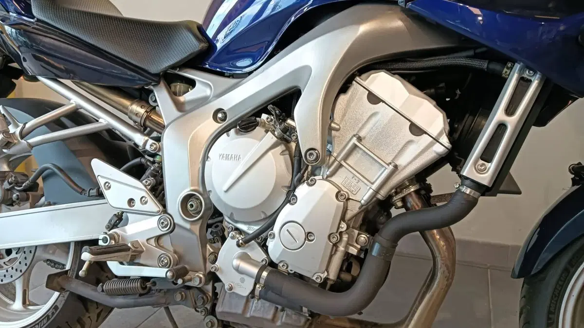 Yamaha FZ6 Fazer (2004 - 07) (7)