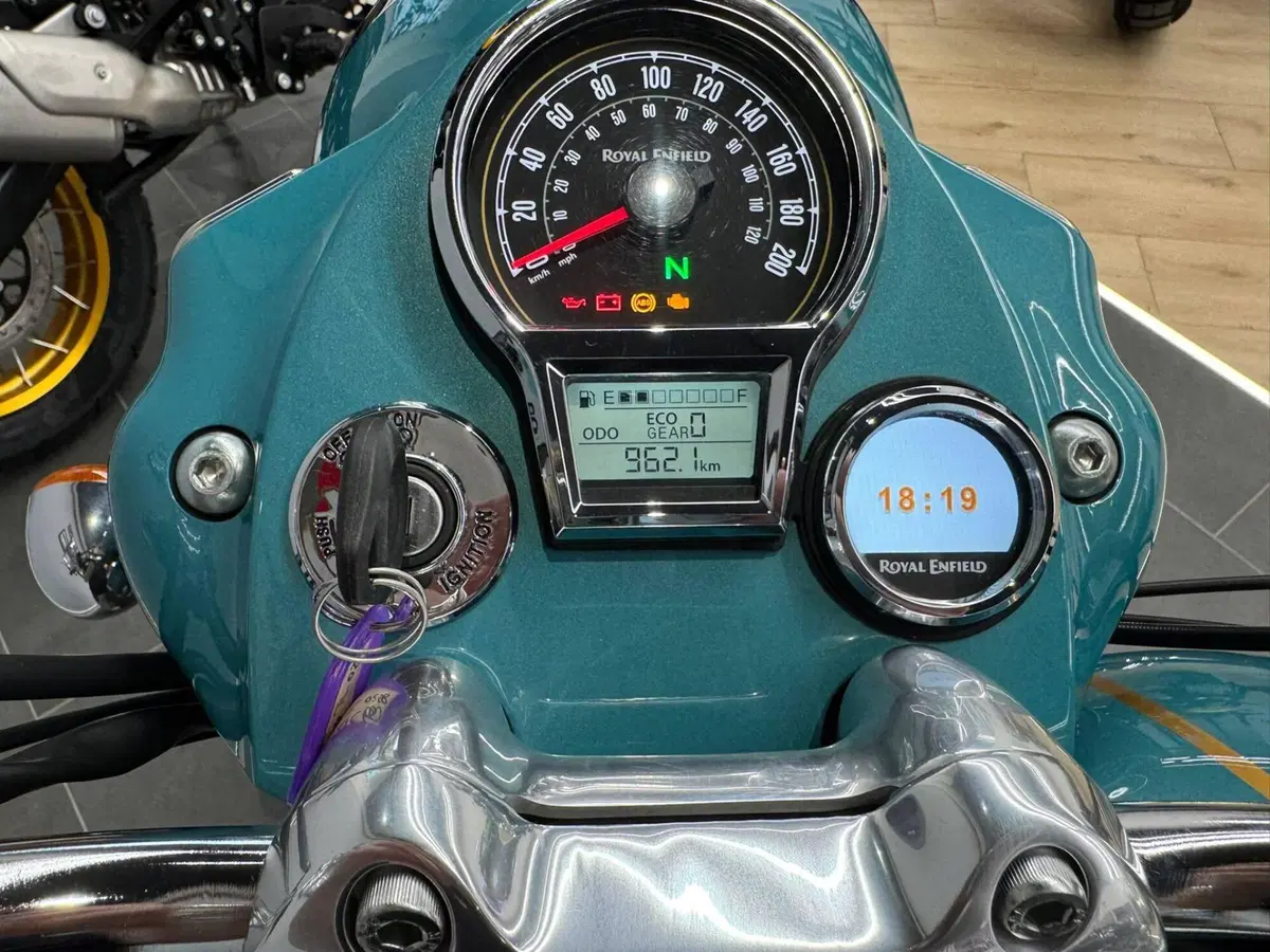 Royal Enfield Classic 650 (2025 - 26) (7)
