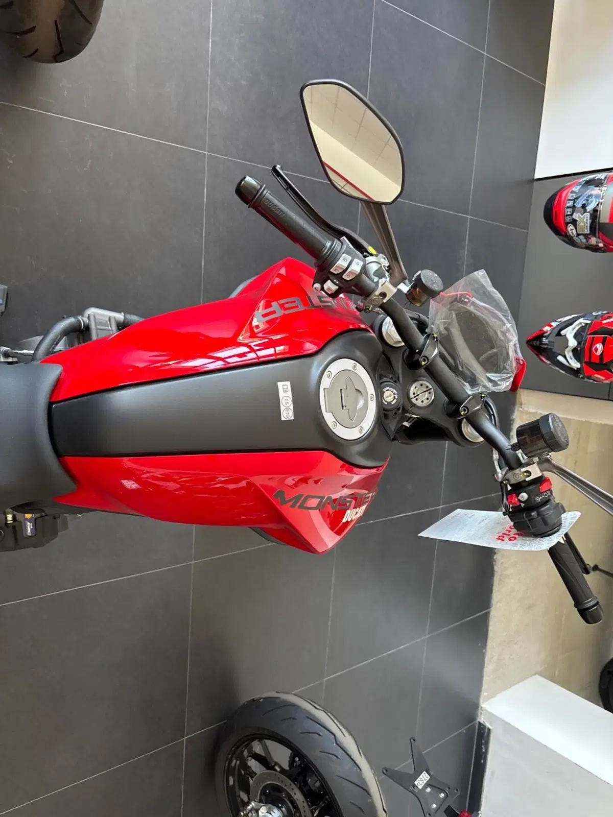 Ducati Monster 937 + (2021 - 25) (5)