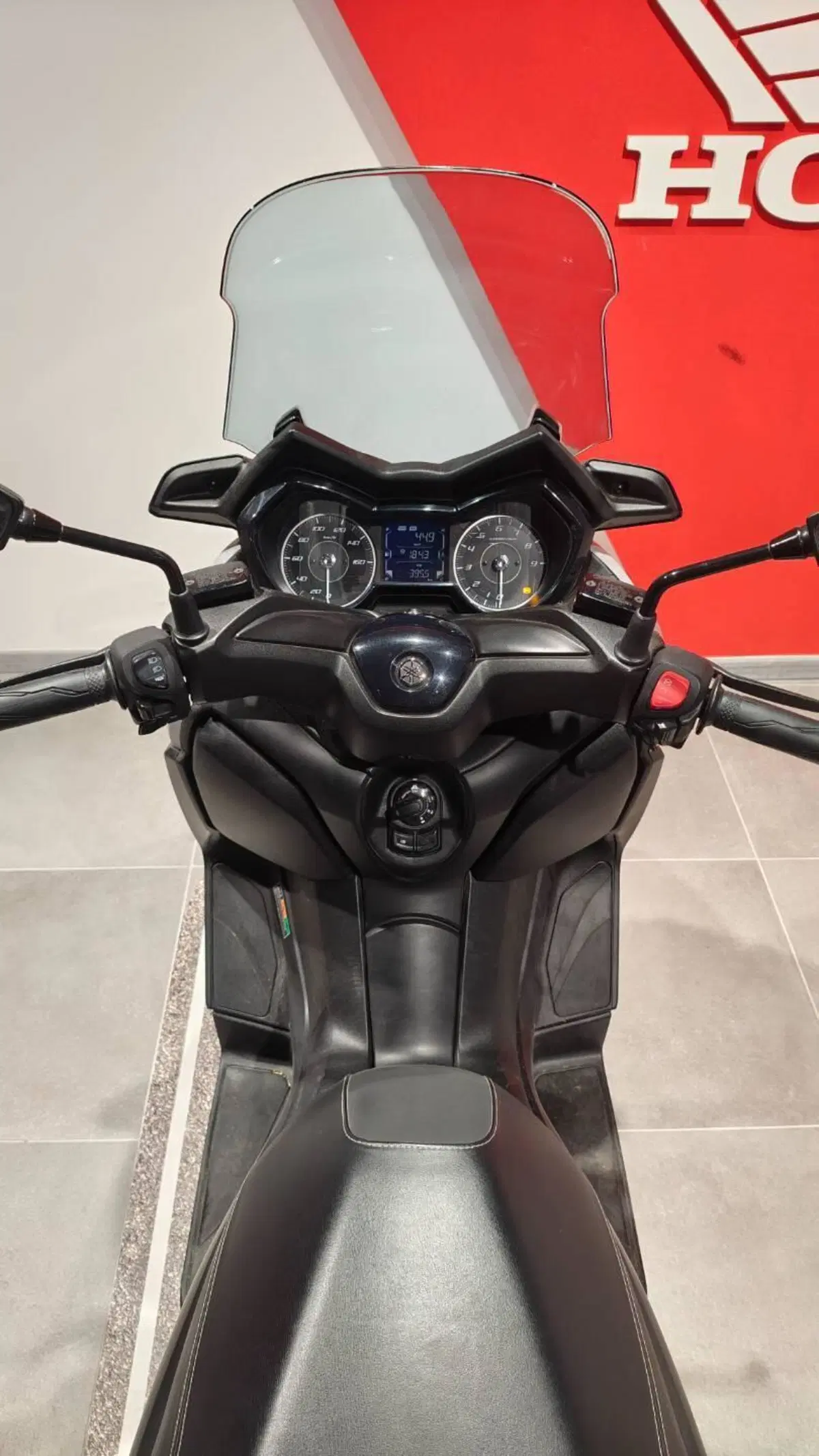 Yamaha X-Max 300 (2021 - 24) (7)