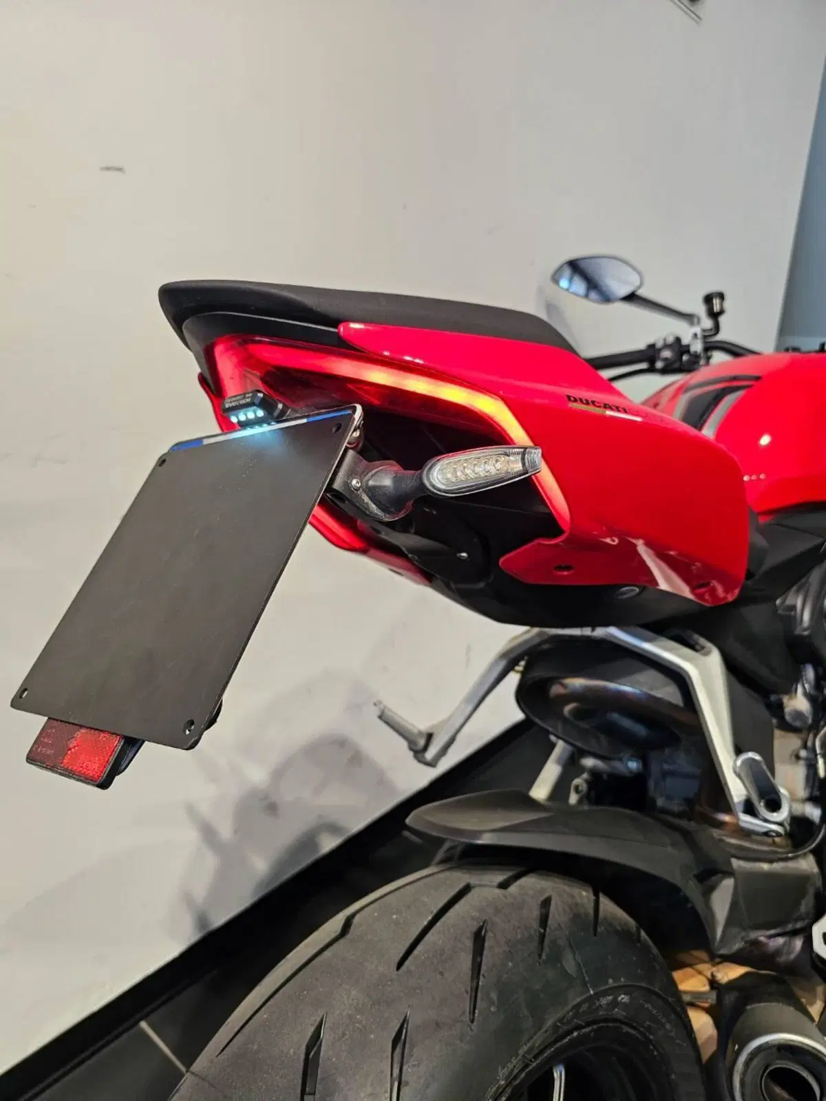 Ducati Streetfighter V2 (2022 - 24) (5)