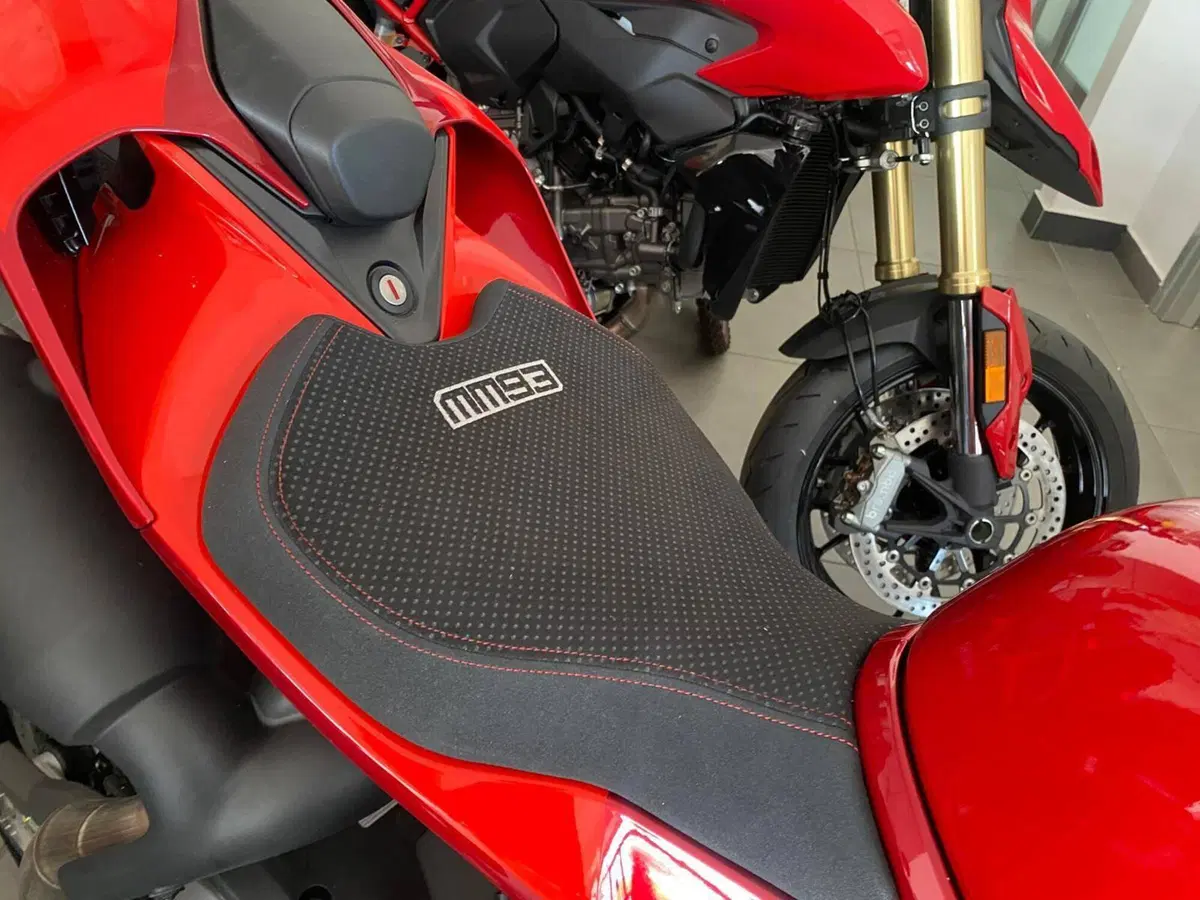 Ducati Panigale V2 MM93 (2026) (8)