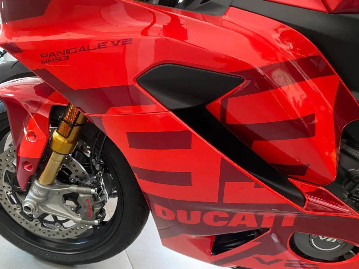 Ducati Panigale V2 MM93 (2026) (9)