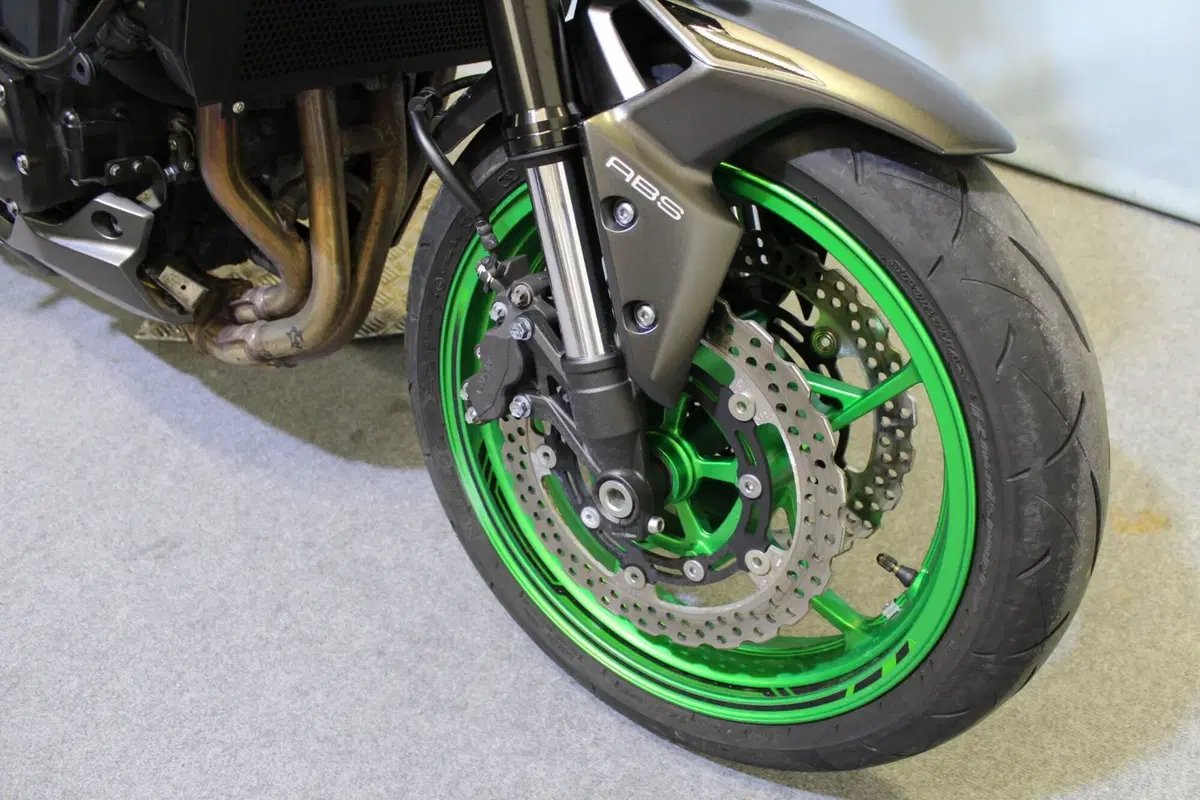 Kawasaki Z 900 (2021 - 24) (8)