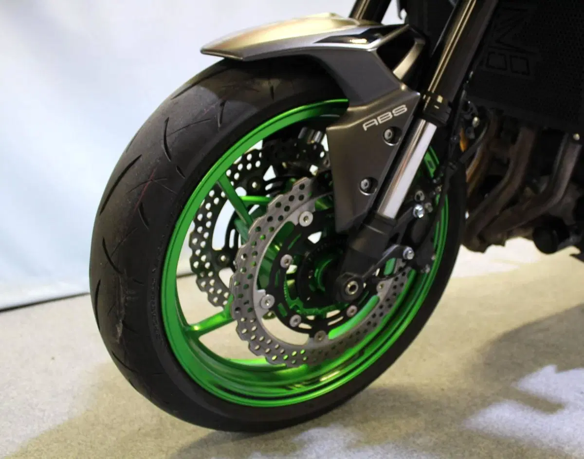 Kawasaki Z 900 (2021 - 24) (15)