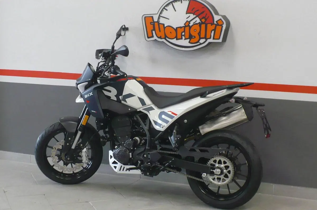 Benelli BKX 300 S (2026) (2)