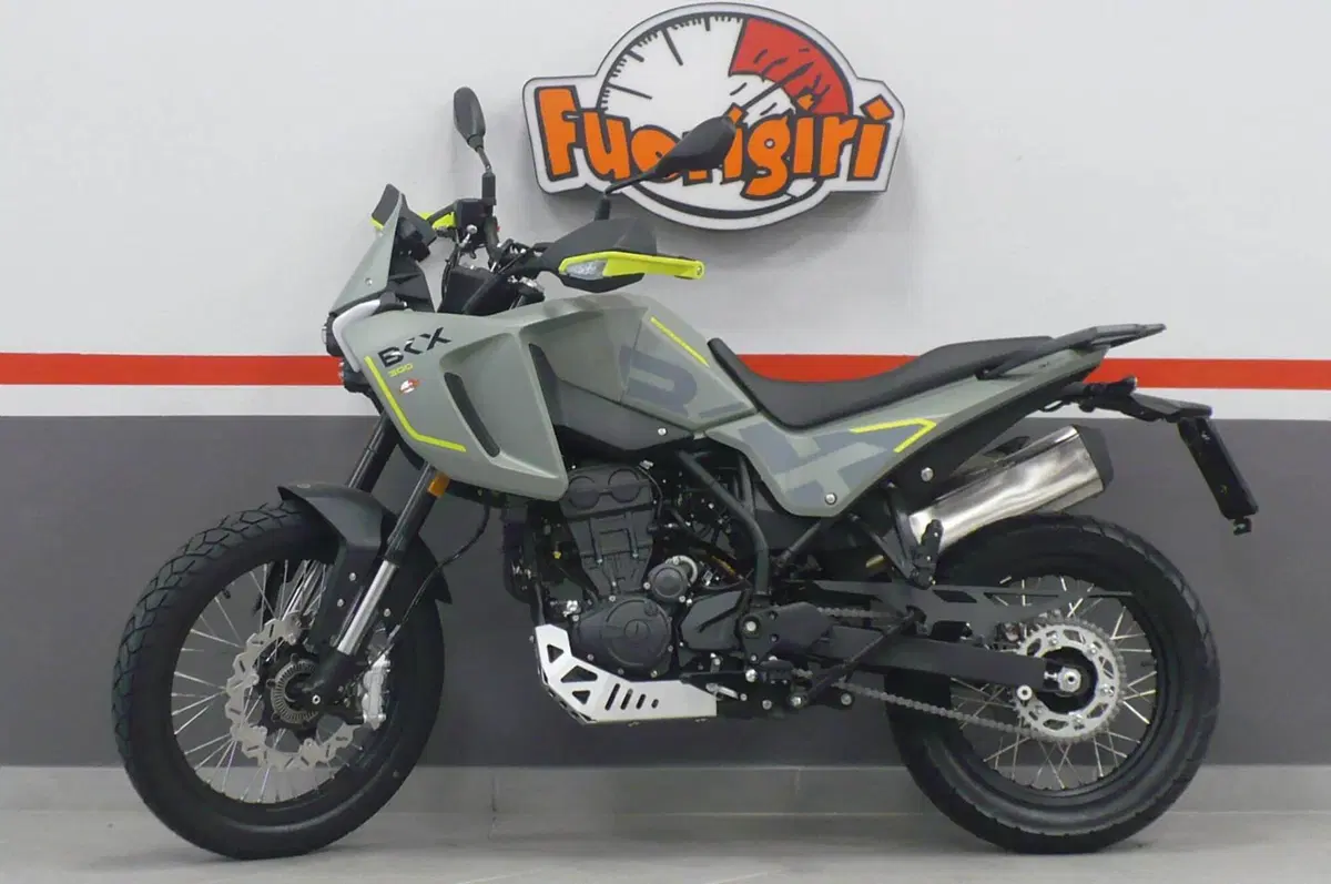 Benelli BKX 300 S (2026) (4)