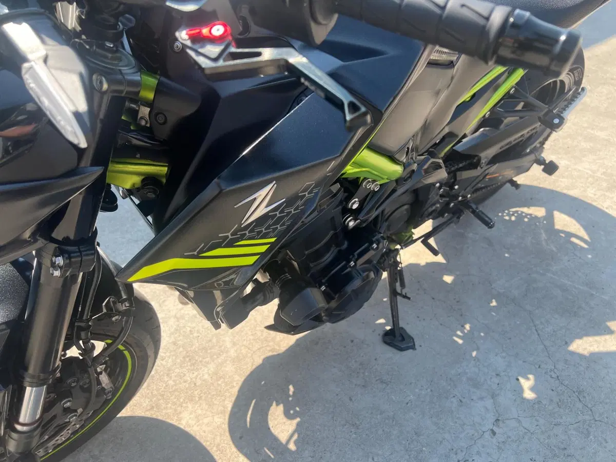 Kawasaki Z 900 (2021 - 24) (7)