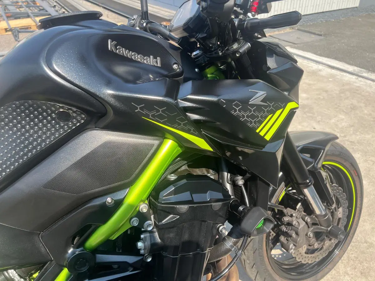 Kawasaki Z 900 (2021 - 24) (5)