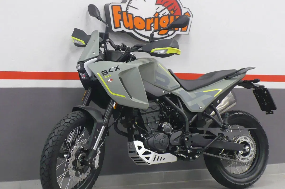 Benelli BKX 300 (2026) (2)