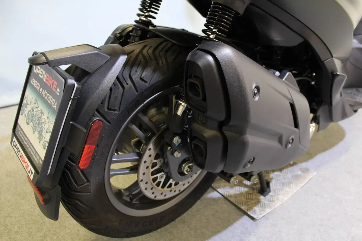 Piaggio Beverly 400 S ABS-ASR (2021 - 24) (6)