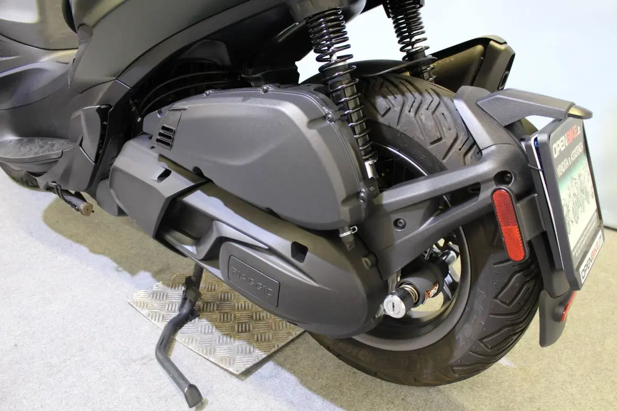 Piaggio Beverly 400 S ABS-ASR (2021 - 24) (15)