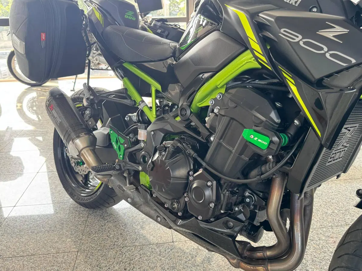 Kawasaki Z 900 Performance (2021 - 24) (8)