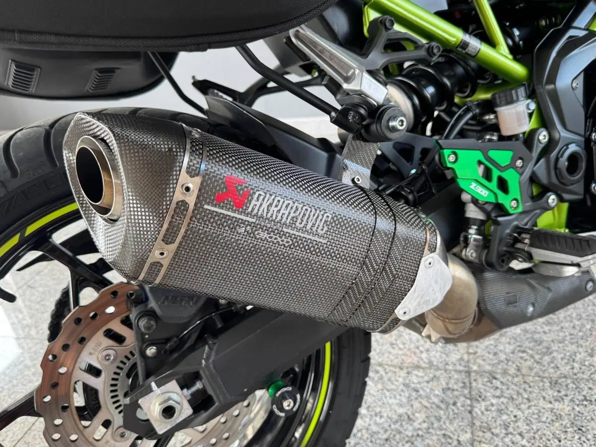 Kawasaki Z 900 Performance (2021 - 24) (7)