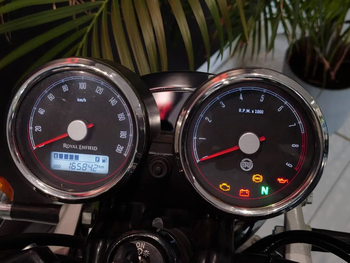 Royal Enfield Interceptor 650 (2021 - 26) (8)