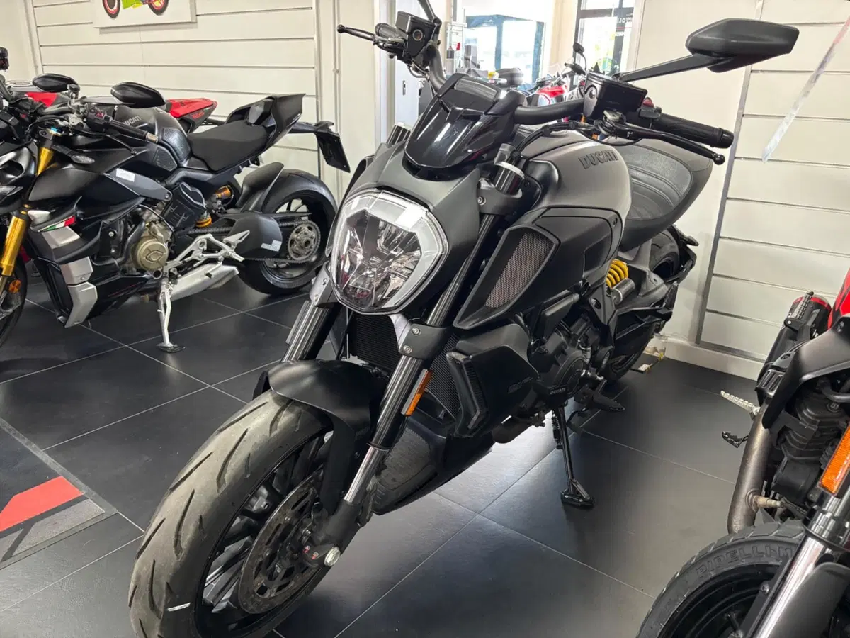 Ducati Diavel 1260 (2021 - 22) (4)