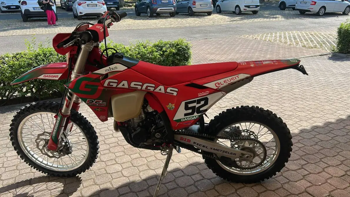 GASGAS EC 250 F (2025) (3)