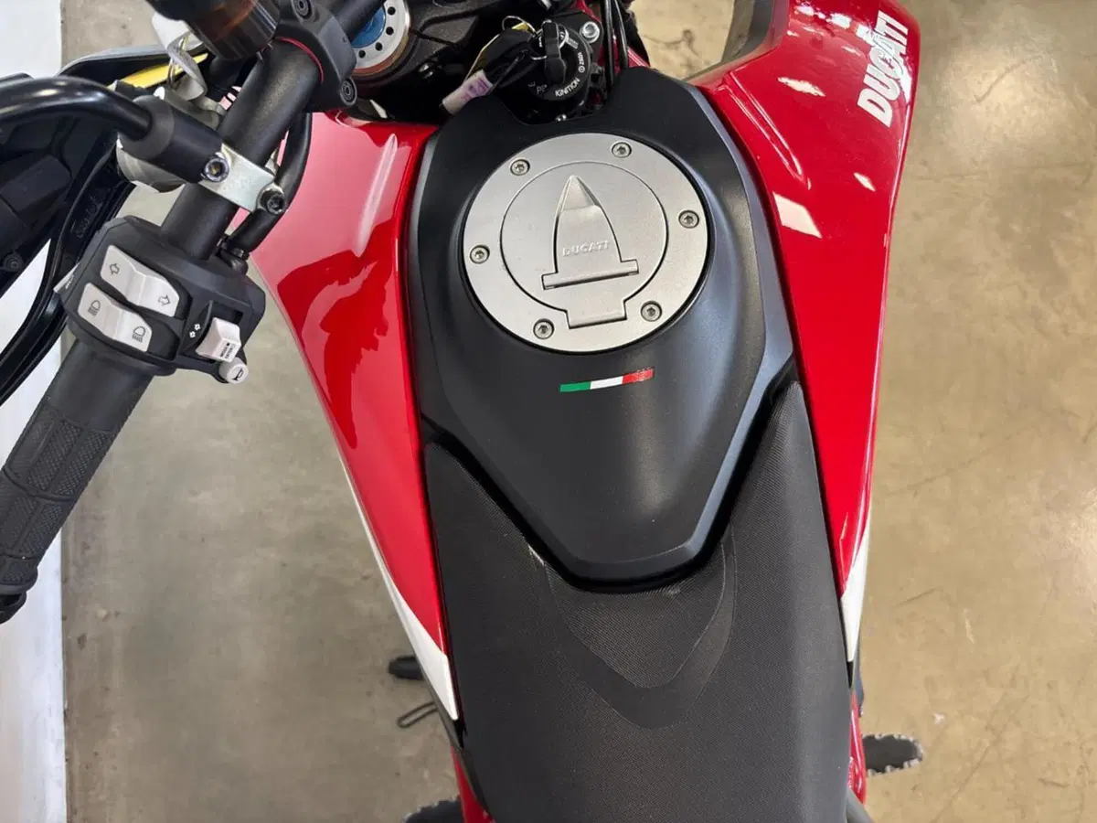 Ducati Hypermotard 950 SP (2019 - 20) (9)