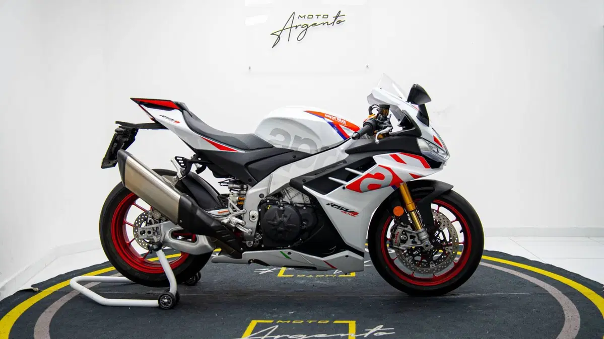 Aprilia RSV4 1100 Factory (2021 - 24) (3)