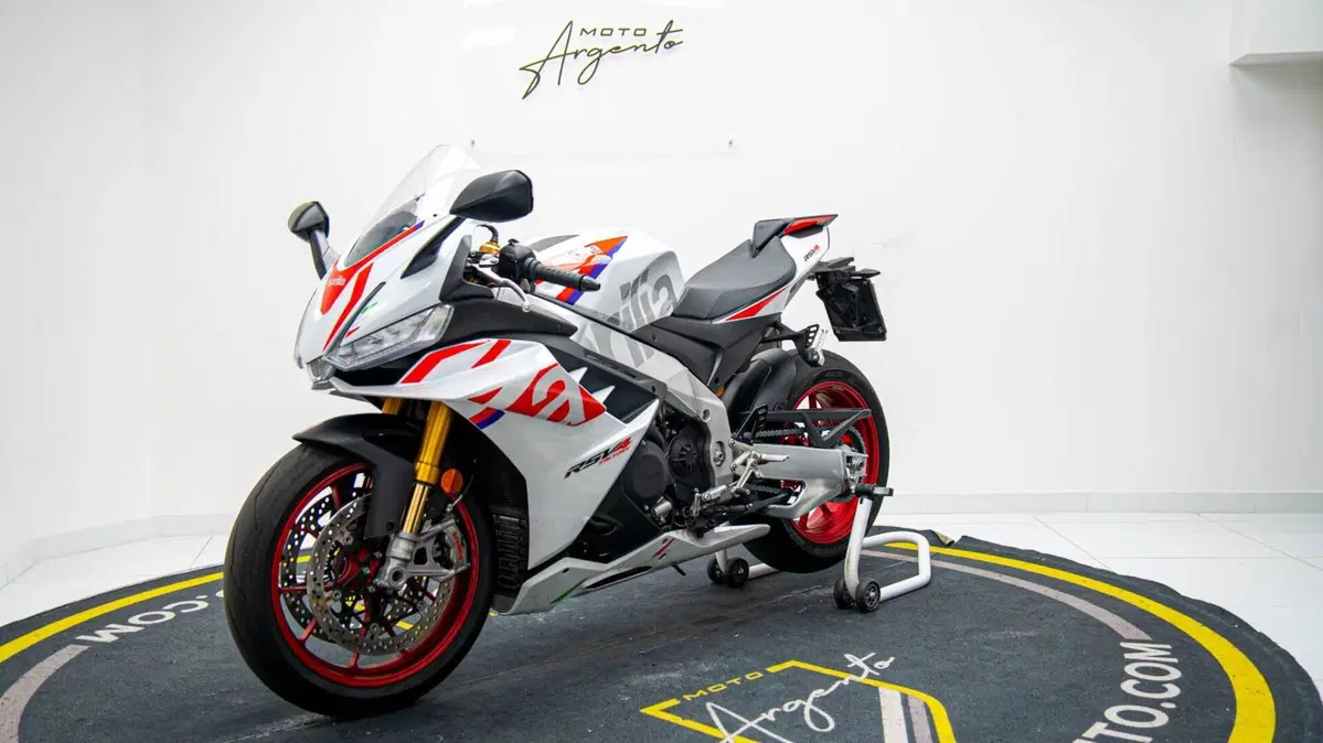 Aprilia RSV4 1100 Factory (2021 - 24) (8)