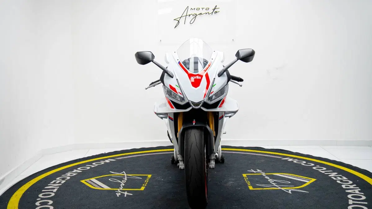 Aprilia RSV4 1100 Factory (2021 - 24) (9)