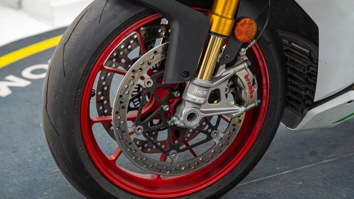 Aprilia RSV4 1100 Factory (2021 - 24) (13)