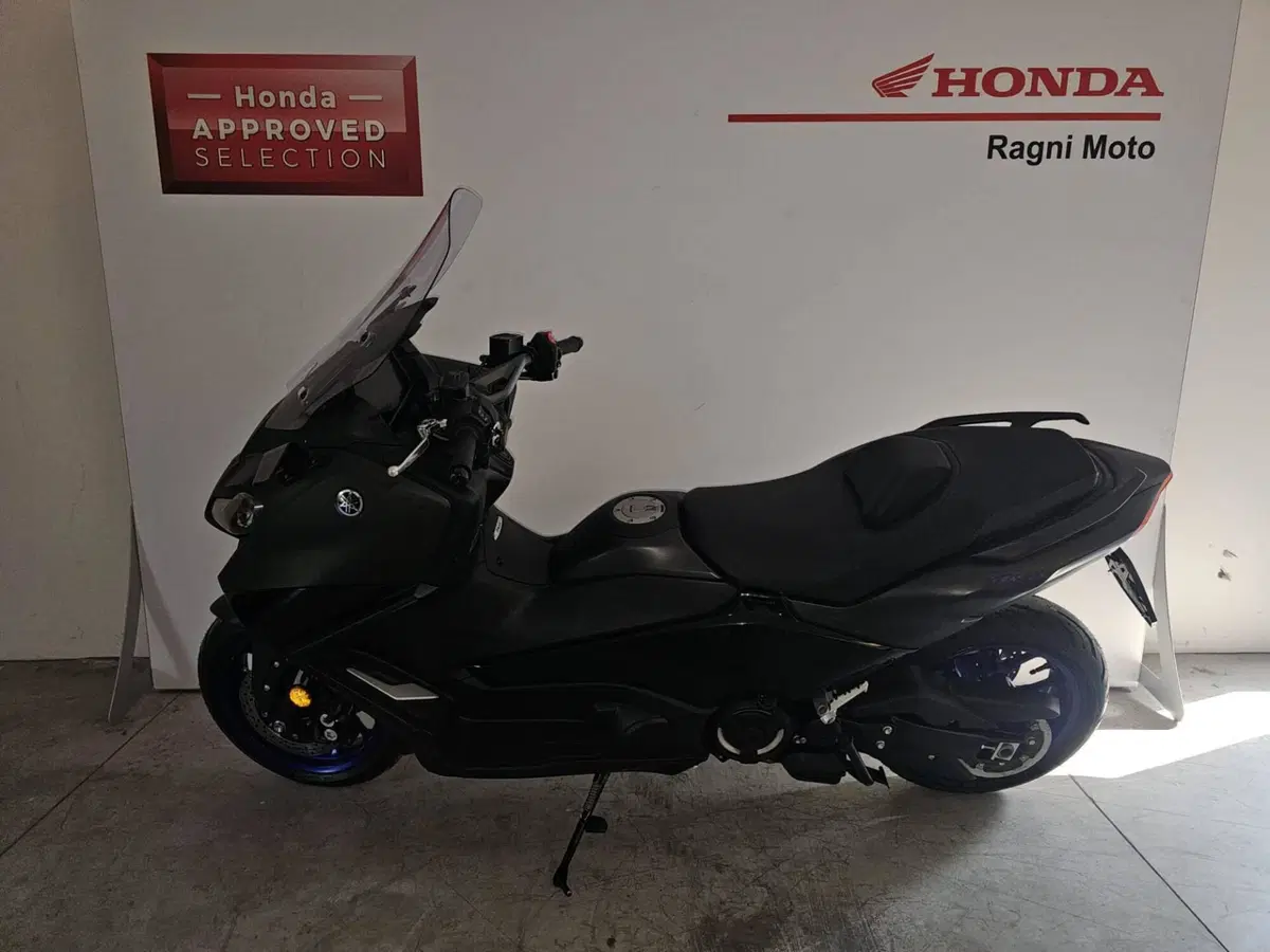 Yamaha T-Max 560 (2022 - 24) (2)