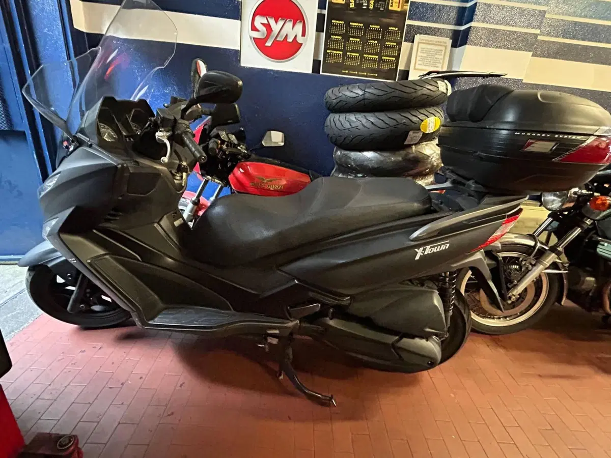 Kymco X-Town 300i ABS (2016 - 20) (2)