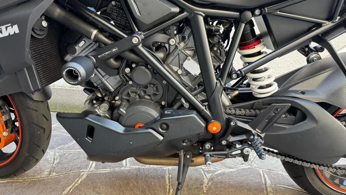 KTM 1290 Super Duke R ABS (2017 - 18) (2)