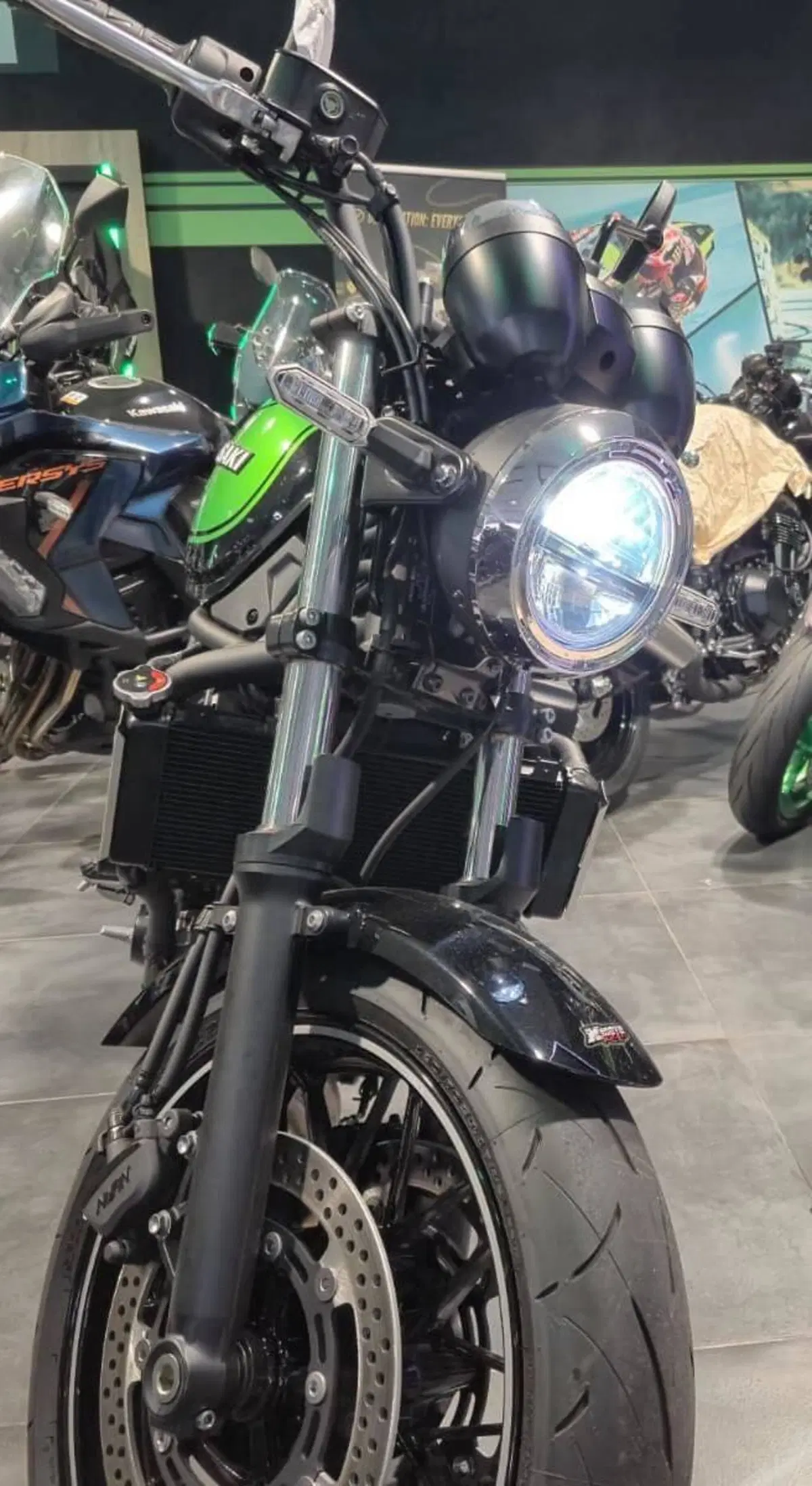 Kawasaki Z 650 RS (2025 - 26) (4)
