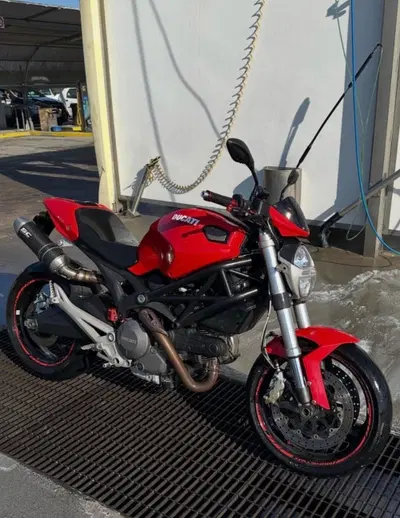Ducati Monster 696 ABS (2009 - 14) usata