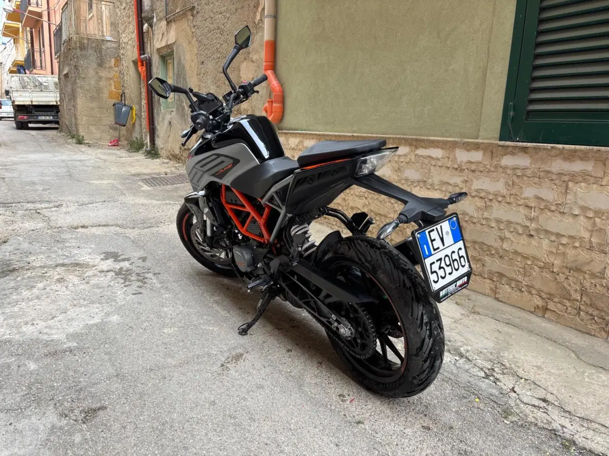KTM 125 Duke (2021 - 23) (2)