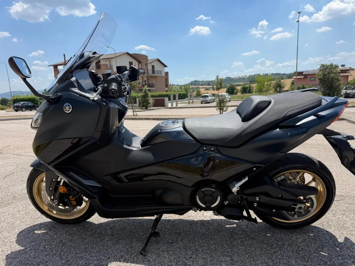 Yamaha T-Max 560 Tech Max (2022 - 24) (8)
