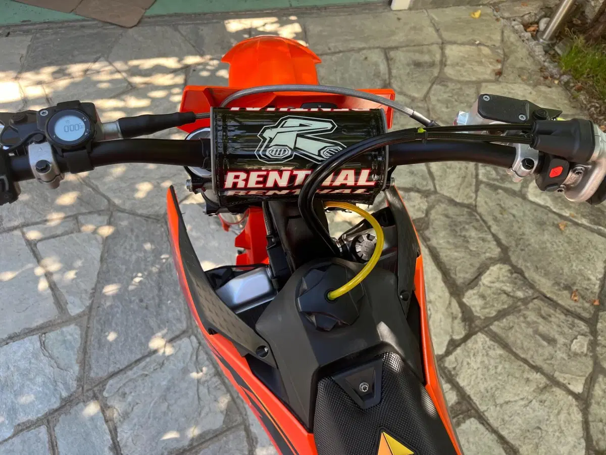 KTM 350 SX-F (2025) (5)