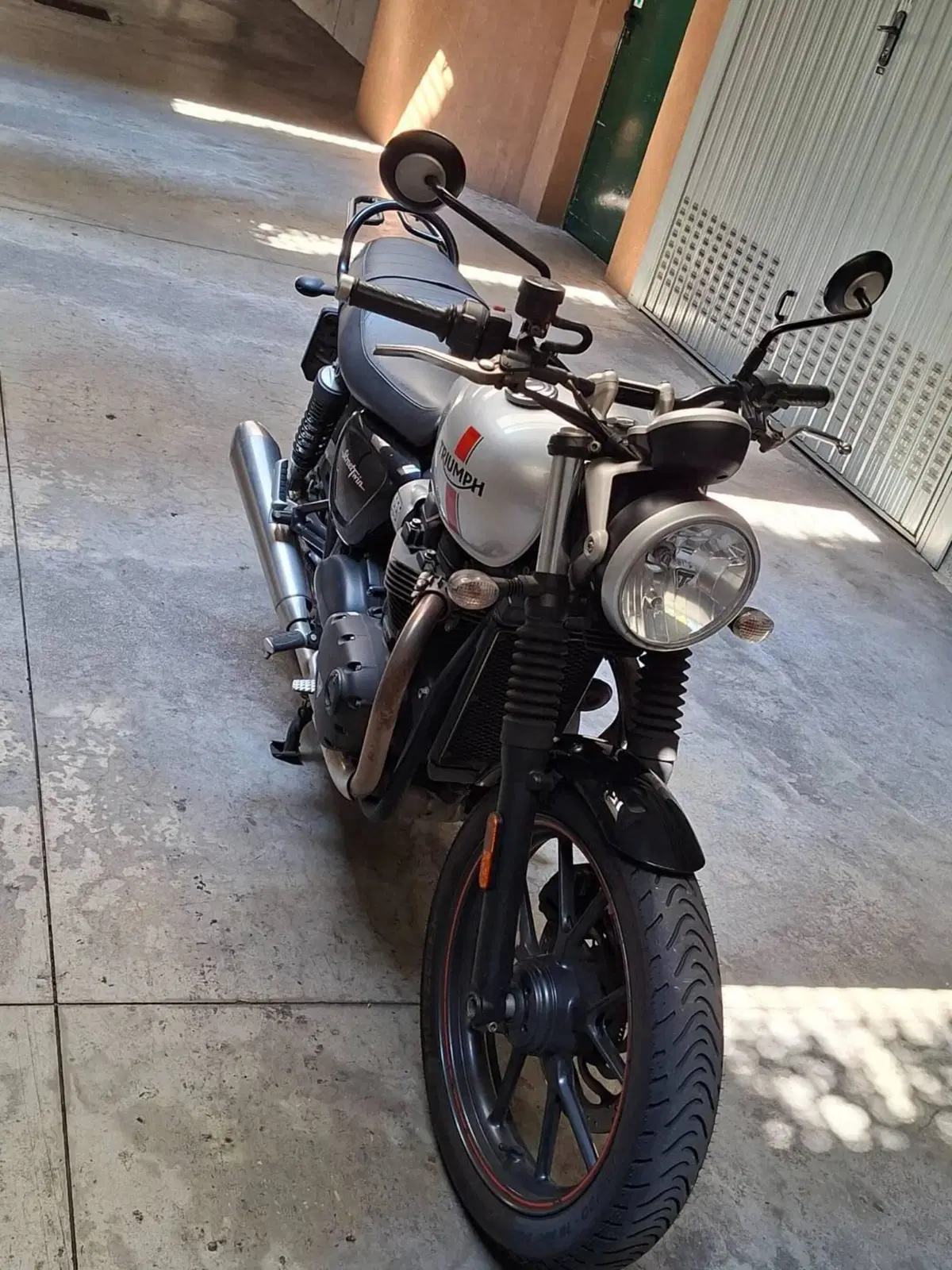 Triumph Street Twin 900 (2016) (3)
