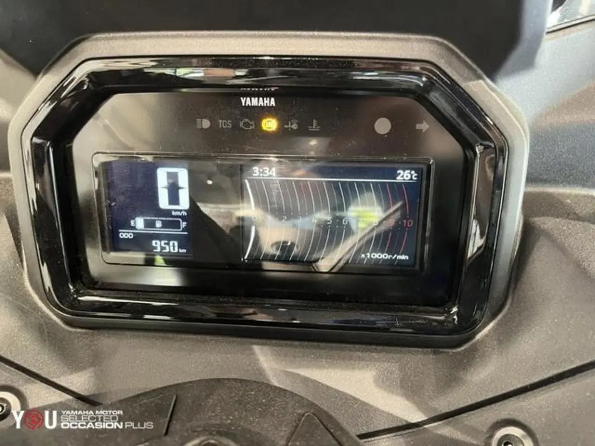 Yamaha X-Max 300 Tech Max (2025 - 26) (2)