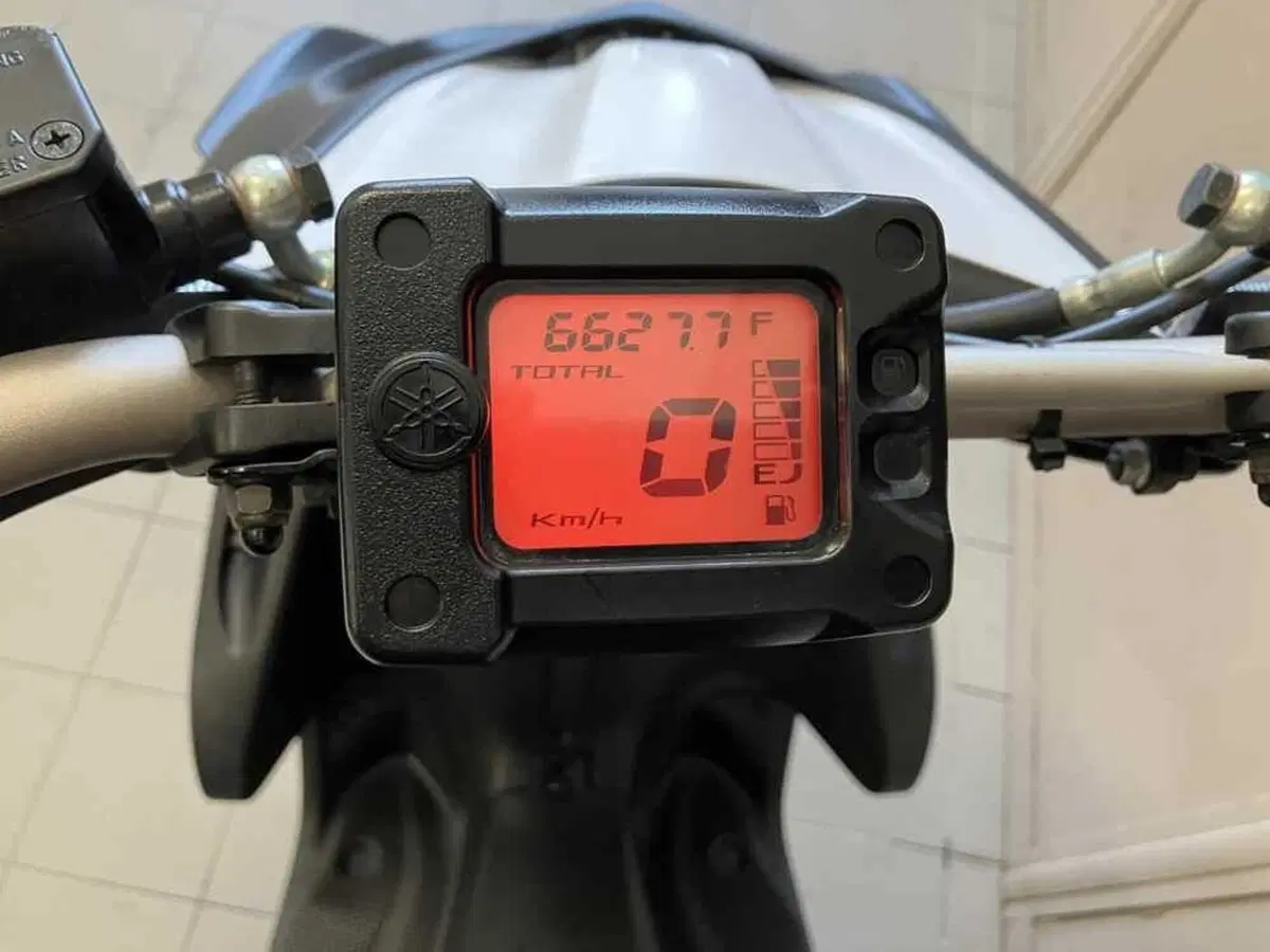 Yamaha Aerox 50 R Naked (2013 - 17) (2)