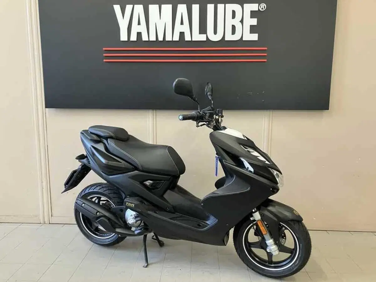 Yamaha Aerox 50 R Naked (2013 - 17)